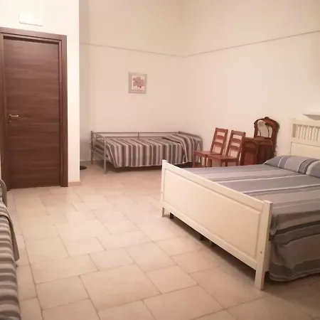 Dimora Del Falconiere Bed & Breakfast 3*